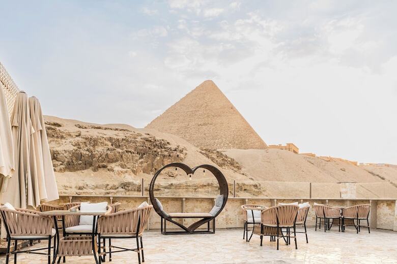 Villa Khufu Pyramids Hotel