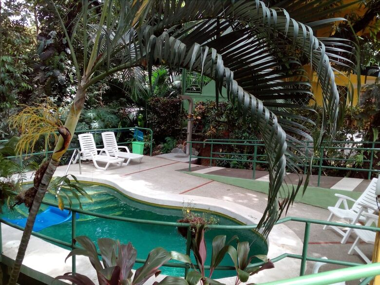 Hotel Paradise Inn