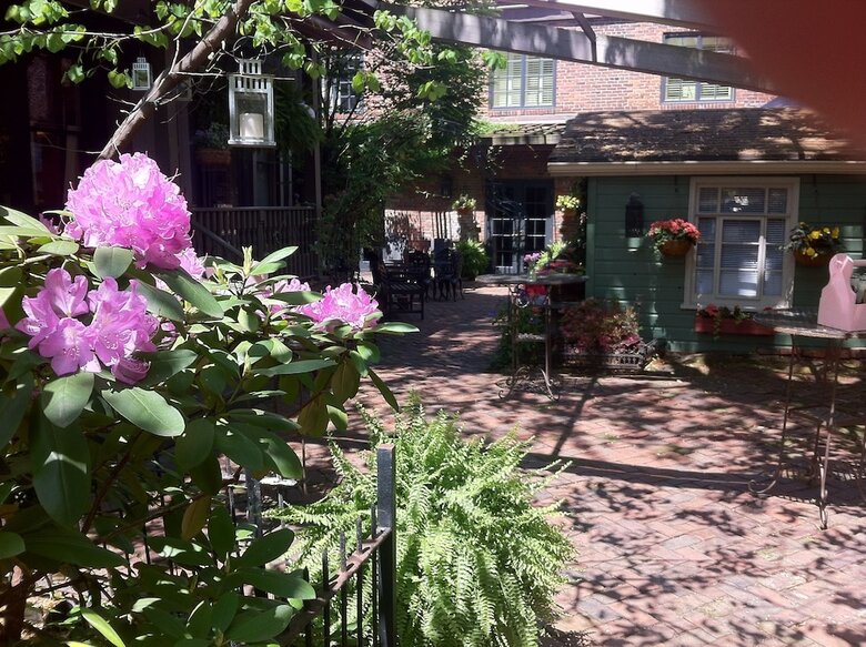 Bed & Breakfast Morning Glory Inn