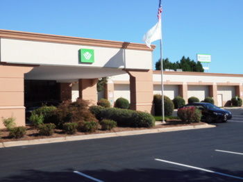Clarion Hotel Airport Greensboro