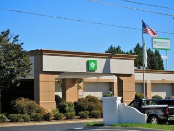 Clarion Hotel Airport Greensboro