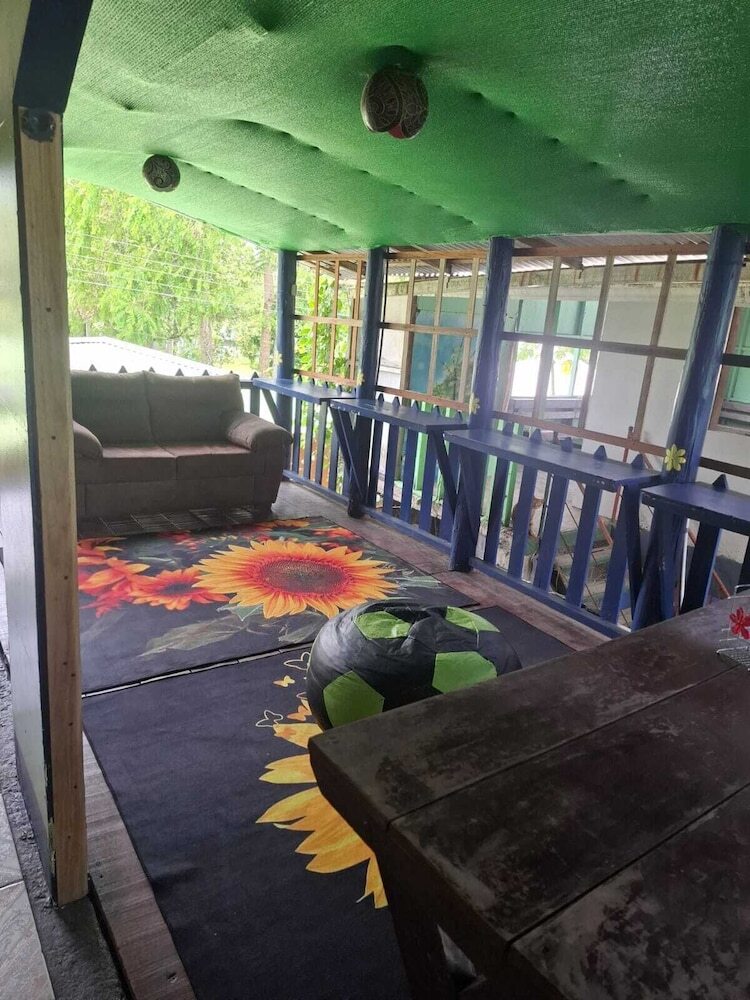 Bed & Breakfast Cabinas Tortuguero Natural