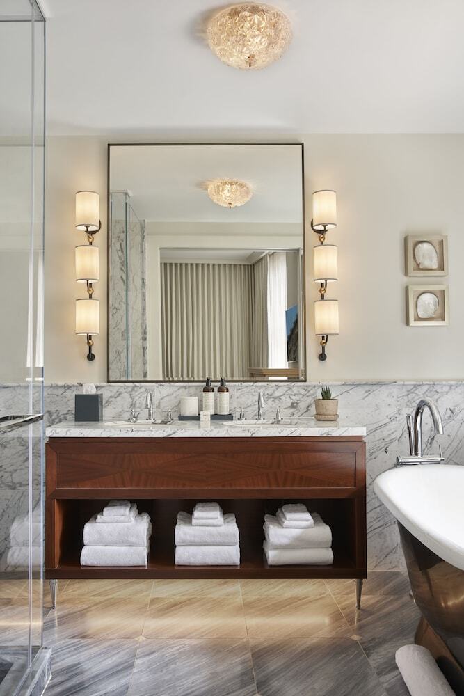 The Wall Street Hotel