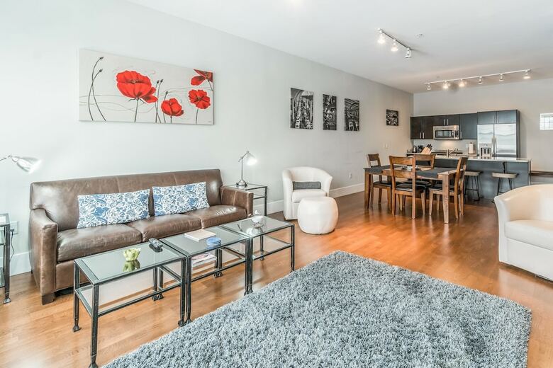 Hotel Seaport Signal Building By Vacasa