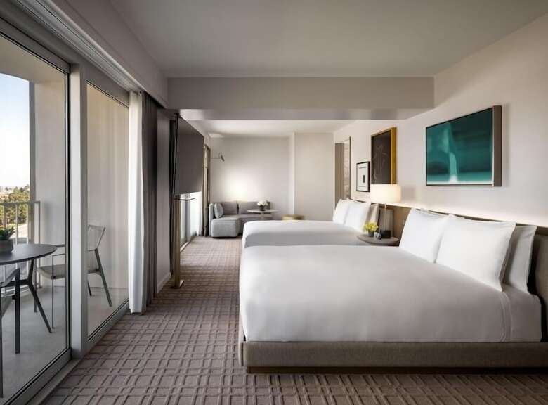 Hotel Fairmont Century Plaza Gold Experience