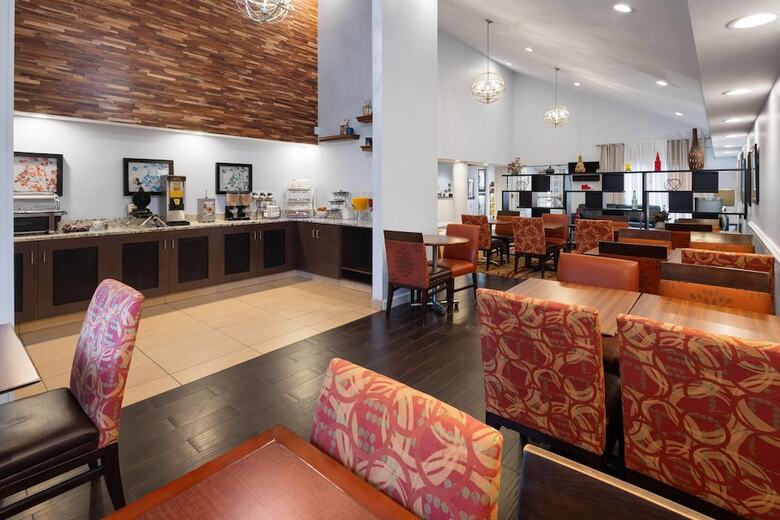 Hotel Tysons Corner Suites, A Baymont By Wyndham