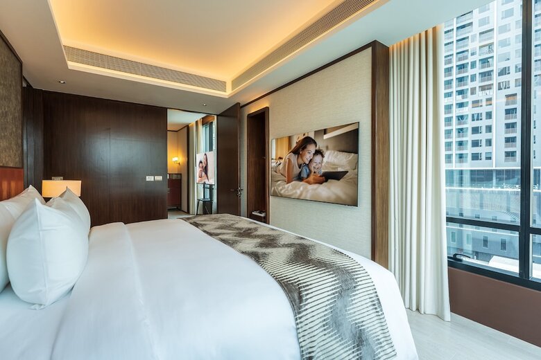 Silq Hotel And Residence
