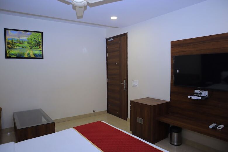 Pineberry Hotels