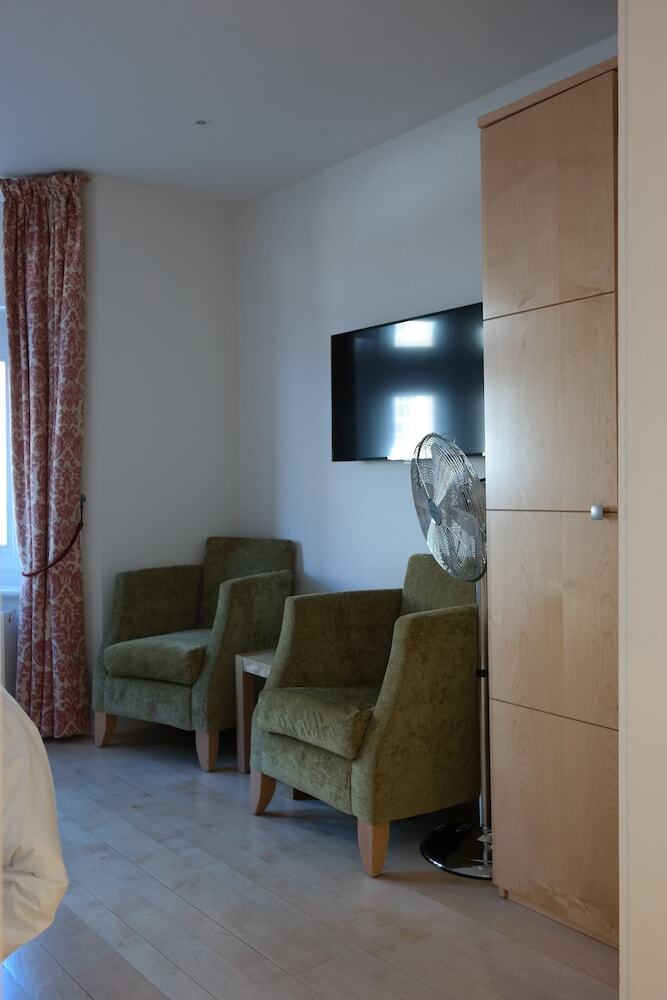 Hotel Alma Rooms