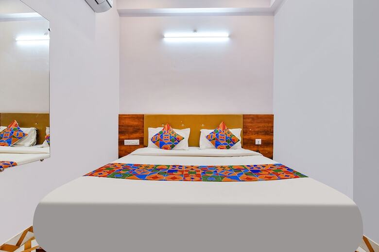 Hotel Fabexpress Raj Palace