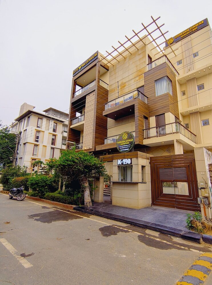 Hotel The Hoften Elite Millennium City, Gurugram