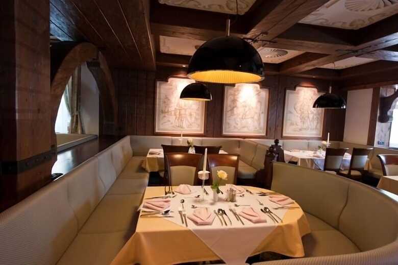 Hotel Zur Burg