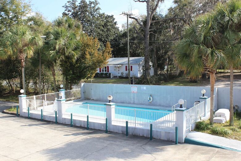 Motel Travelers Inn