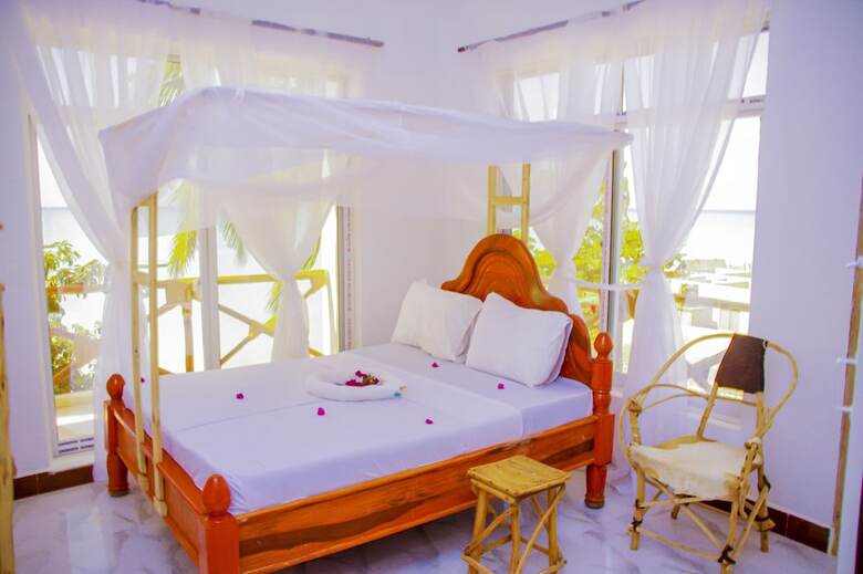 Room-room L- Room S Beach Front Sea View