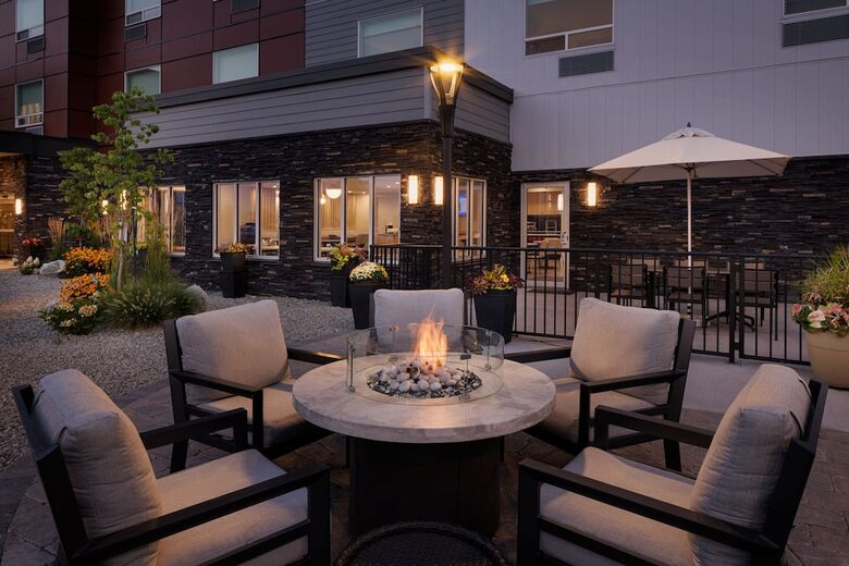 Hotel Towneplace Suites By Marriott West Kelowna