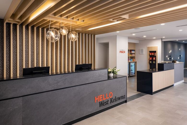 Hotel Towneplace Suites By Marriott West Kelowna