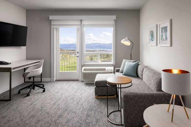 Hotel Towneplace Suites By Marriott West Kelowna