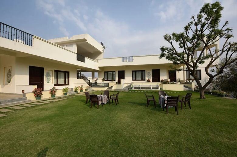 Hotel Devraj Villa-a Luxury Homestay With Pool