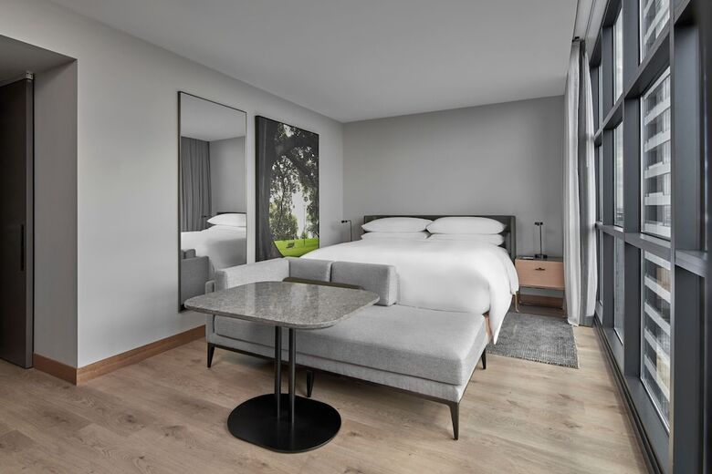 Hotel Courtyard By Marriott Melbourne Flagstaff Gardens