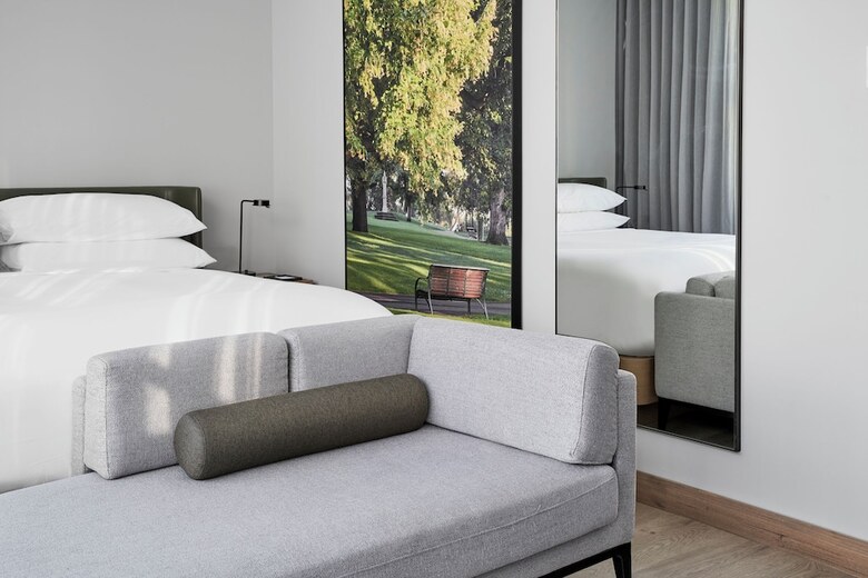 Hotel Courtyard By Marriott Melbourne Flagstaff Gardens