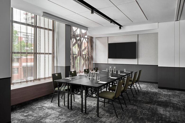 Hotel Courtyard By Marriott Melbourne Flagstaff Gardens