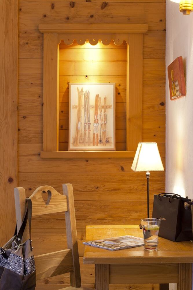 Hotel H�tel La Croix Saint Maurice