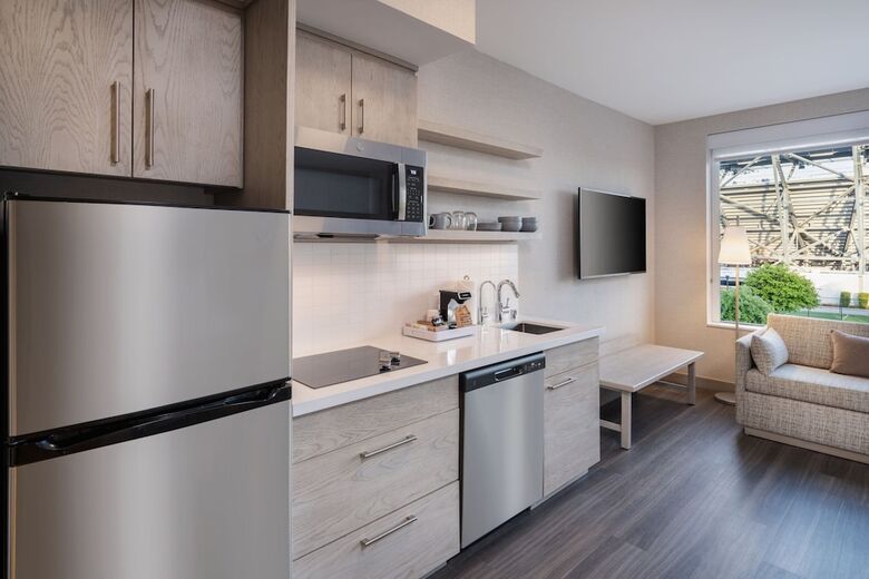 Hotel Element San Jose Airport