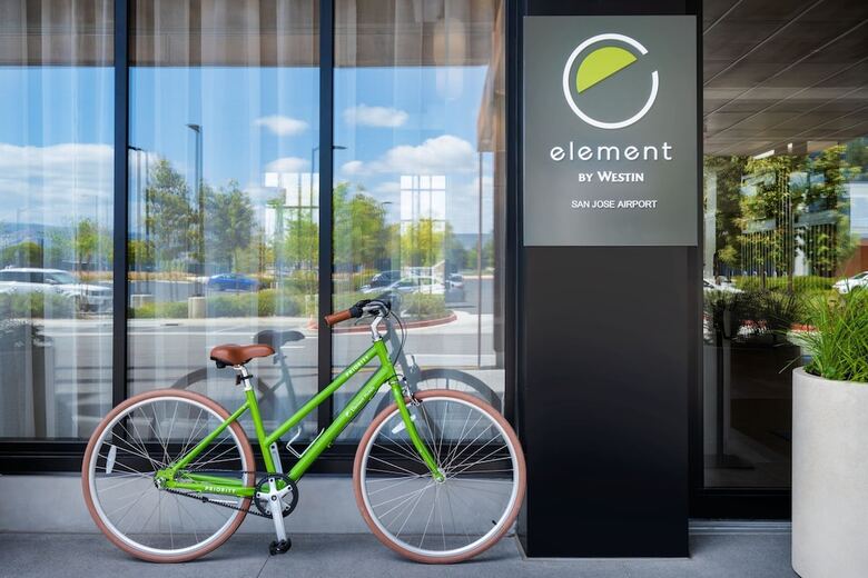 Hotel Element San Jose Airport
