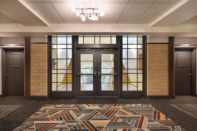 Hotel The Slate Denver, Tapestry Collection By Hilton