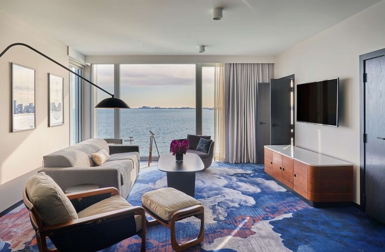 Hotel Sable At Navy Pier Chicago, Curio Collection By Hilton