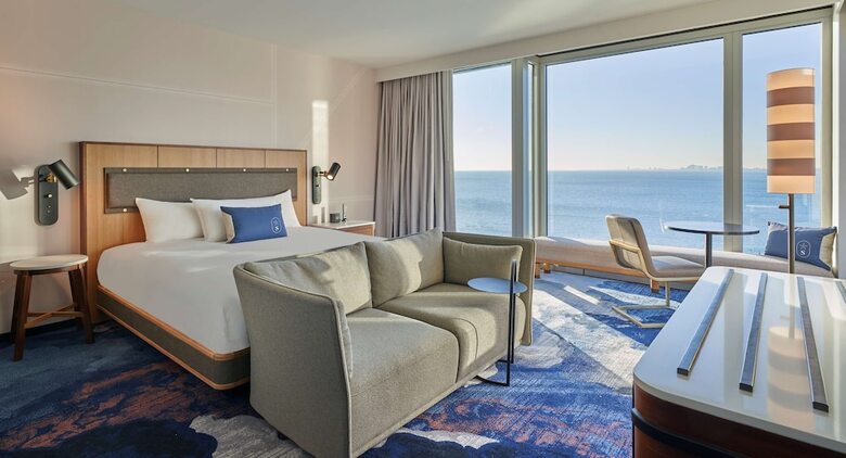 Hotel Sable At Navy Pier Chicago, Curio Collection By Hilton