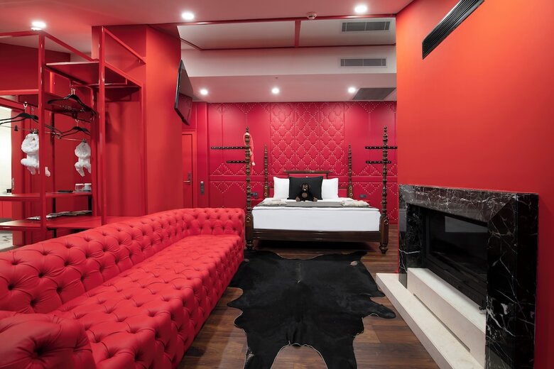 Lucky Monkey Hotel