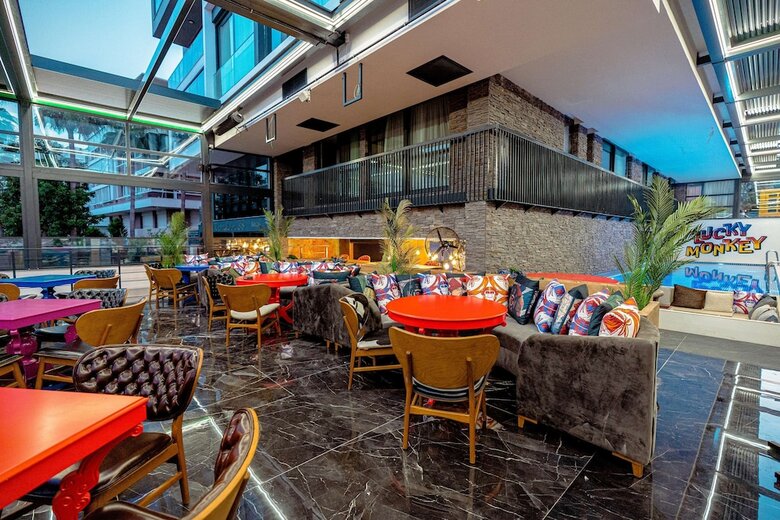 Lucky Monkey Hotel