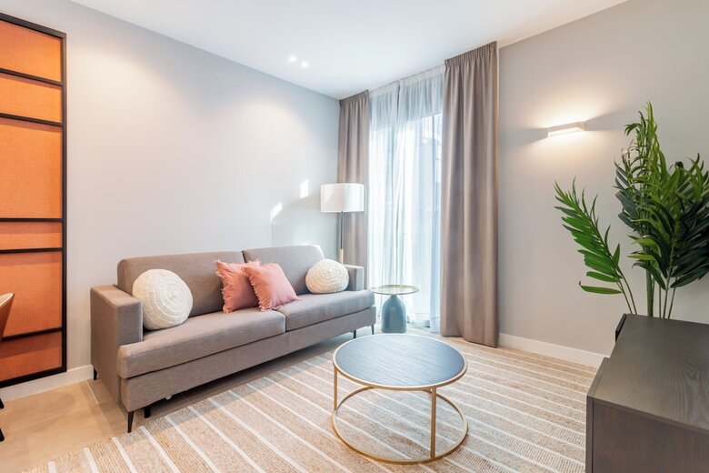 Hotel Home Art Apartments Bernab�u