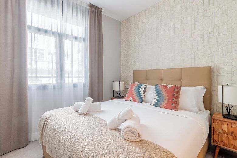 Hotel Home Art Apartments Bernab�u