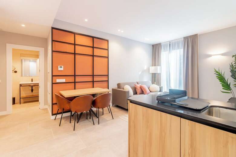Hotel Home Art Apartments Bernab�u