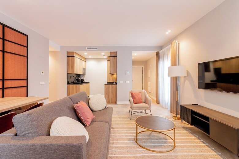 Hotel Home Art Apartments Bernab�u