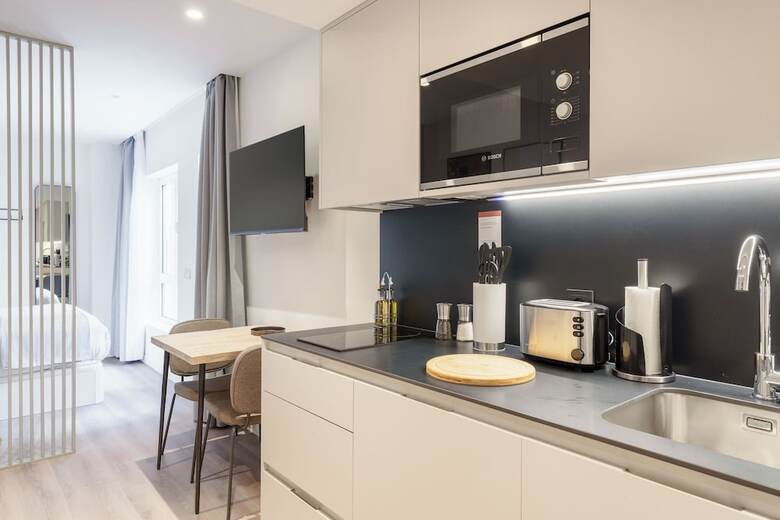 Aparthotel Limehome Madrid Calle Hurtado De Mendoza