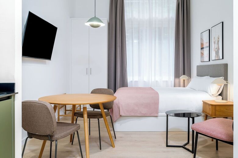 Aparthotel Limehome Madrid Calle Hurtado De Mendoza