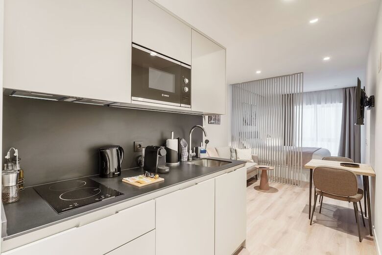 Aparthotel Limehome Madrid Calle Hurtado De Mendoza