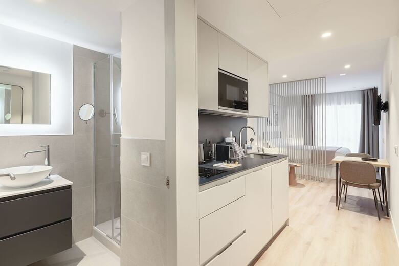 Aparthotel Limehome Madrid Calle Hurtado De Mendoza