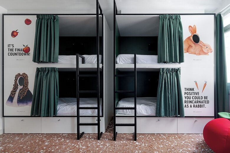 Hostal 2060 The Newton Hostel & Market