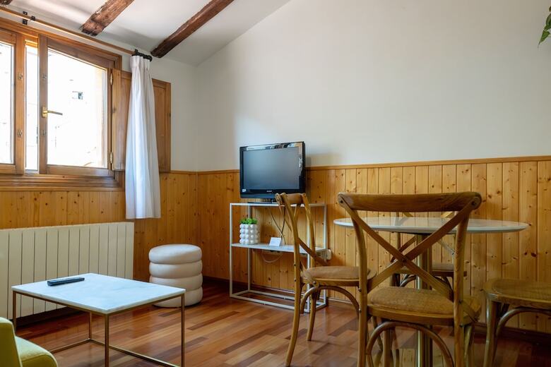 Aparthotel Oriente Suites