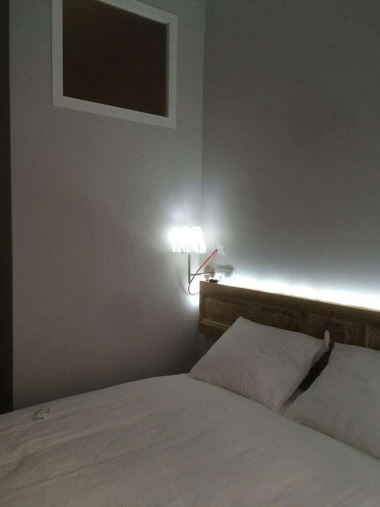 Diezmadrid Hostal