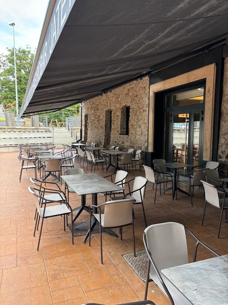 Hotel Mondrag�n