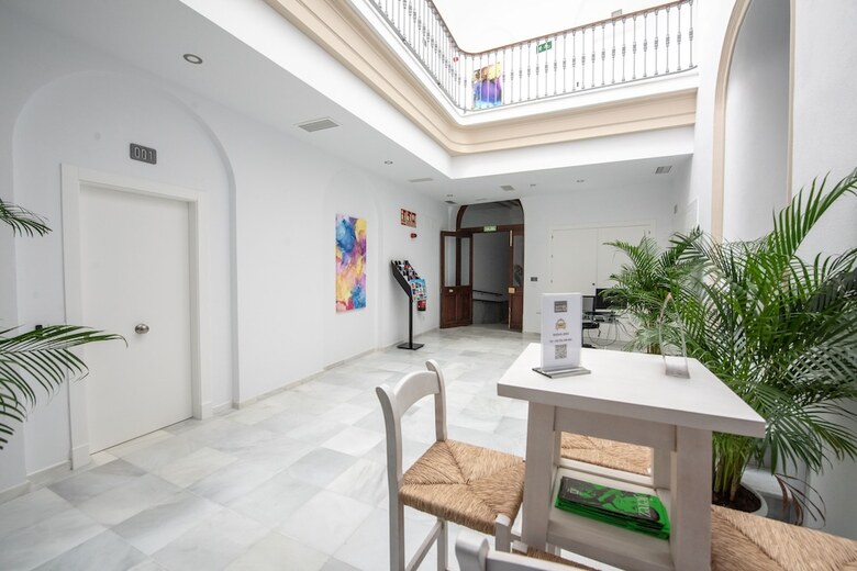 Aparthotel Apartamentos Santa Mar�a 15