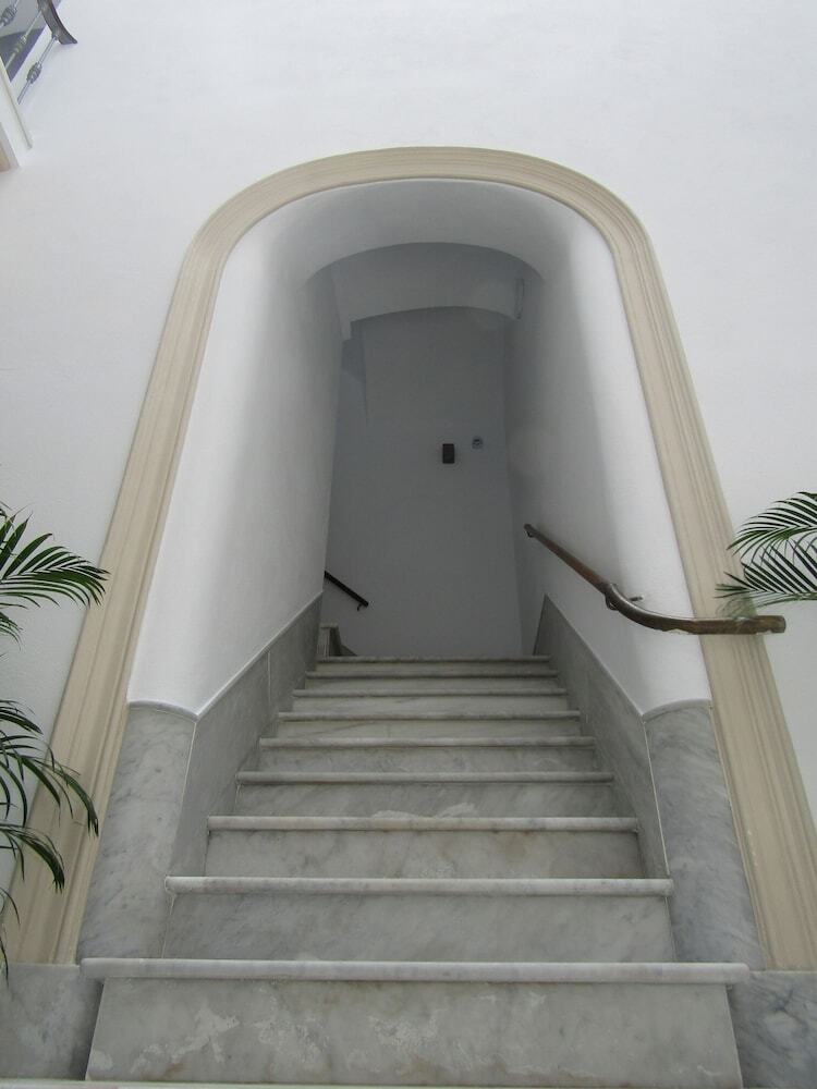 Aparthotel Apartamentos Santa Mar�a 15