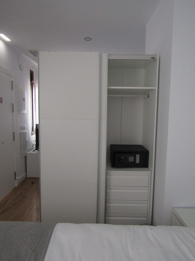 Aparthotel Apartamentos Santa Mar�a 15