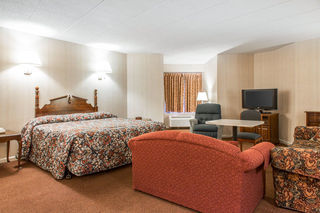 Hotel Econo Lodge Inn & Suites Groton