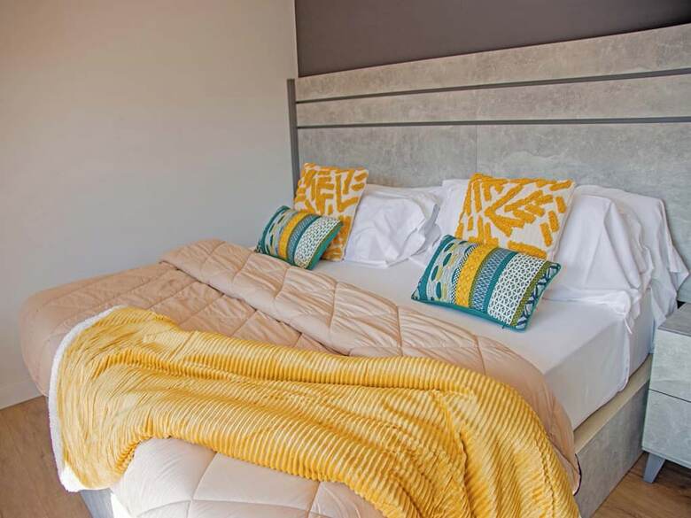 Aparthotel Apartamentos Santander Malia�o Suites 3000